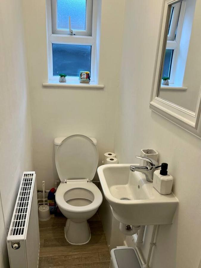 4 Bedroom Terrace House ウェリングボロー エクステリア 写真
