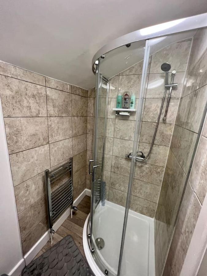 4 Bedroom Terrace House ウェリングボロー エクステリア 写真